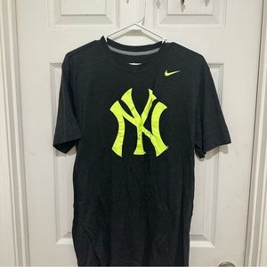 Nike New York Yankees neon tee